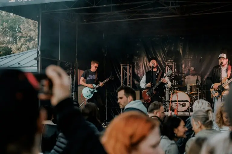 Hot Lizards live