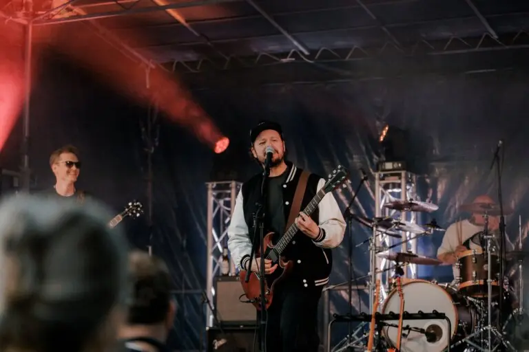 Hot Lizards live